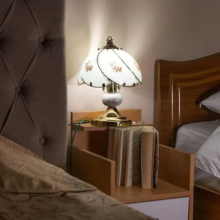 Apartamento Central And Cozy 2-room In Tirana